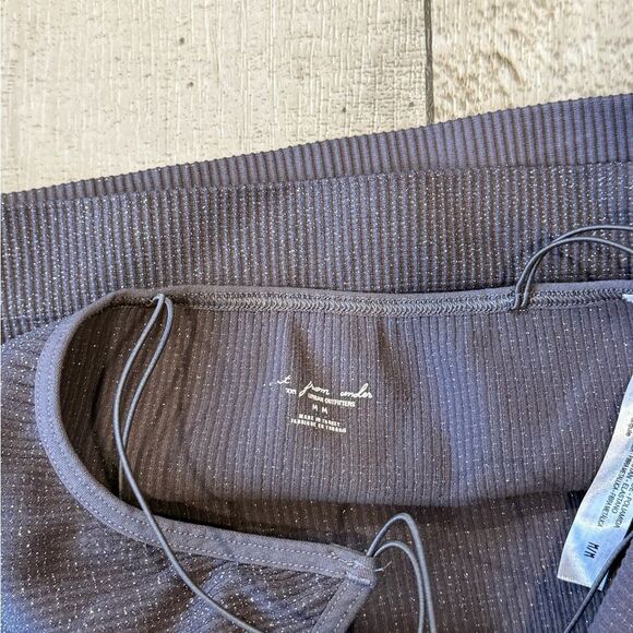 NWT Urban Outfitters Gray Sparkle Cropped Tank Top - Picture 4 of 4